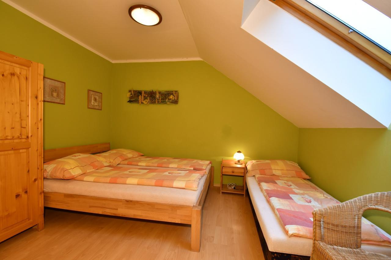 Apartman U Sarky Valaska Bagian luar foto
