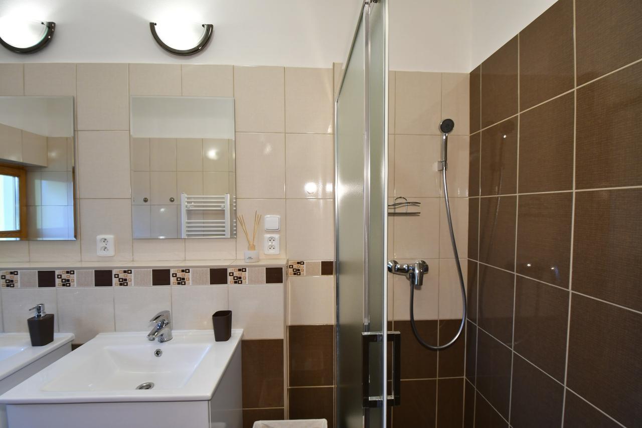Apartman U Sarky Valaska Bagian luar foto